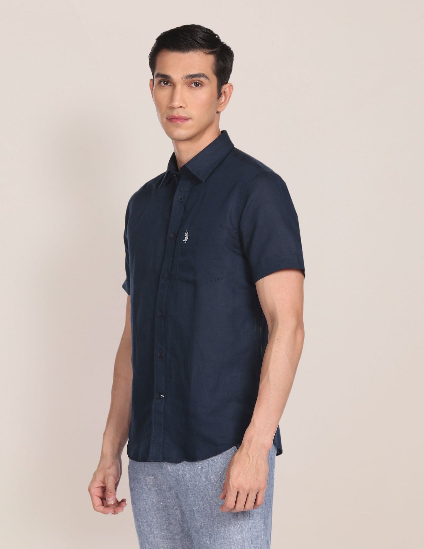 Spread Collar Solid Casual Shirt