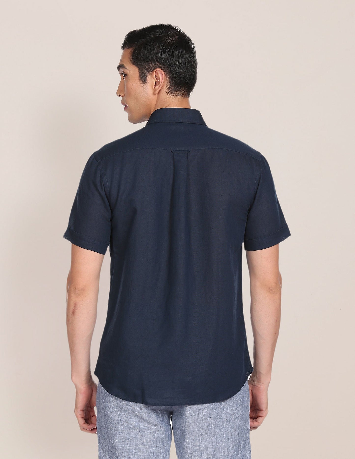 Spread Collar Solid Casual Shirt
