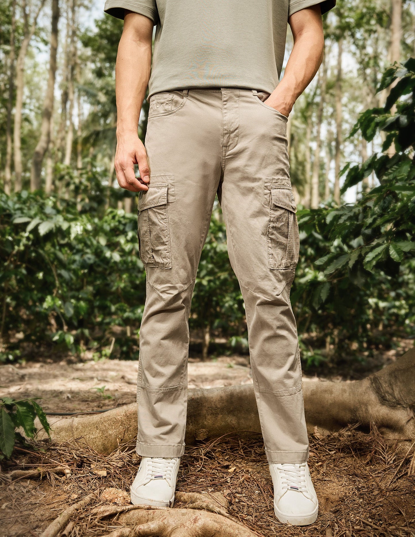 Mid Rise Straight Fit Twill Cargos