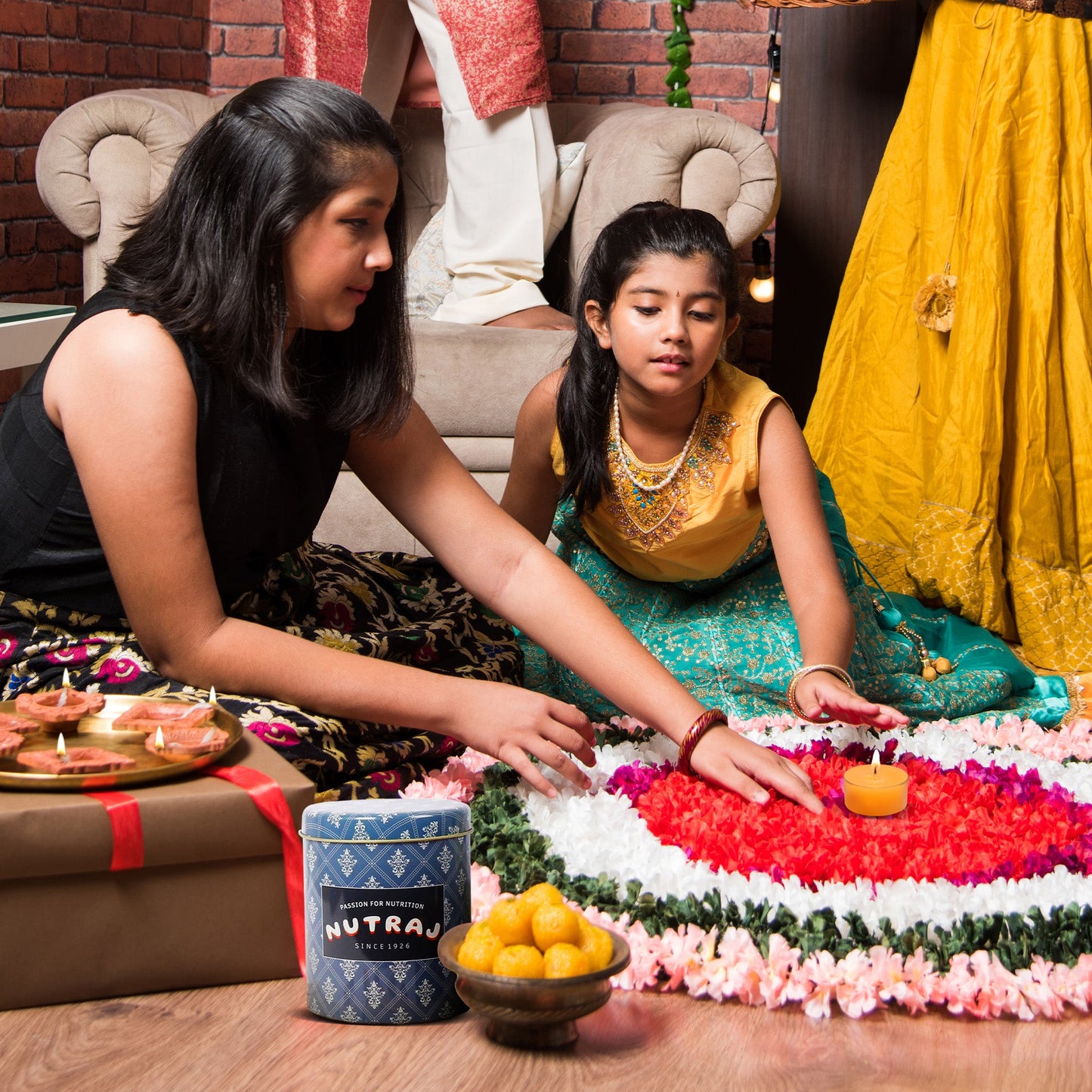 Nutraj Diwali Gift Box 75g With 2 Candles
