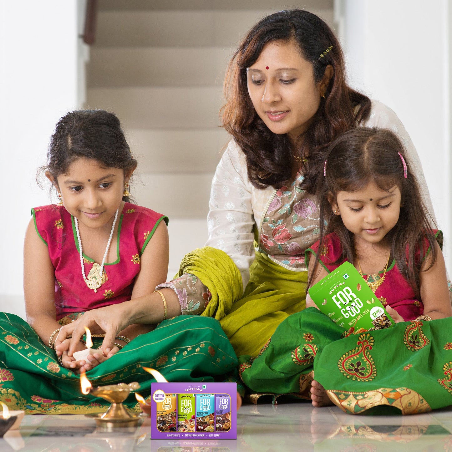 Nutraj Diwali Gift Hamper 280gm With 2 Candles